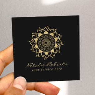 Modern Gold Mandala Blume Logo elegant Schwarz Quadratische Visitenkarte
