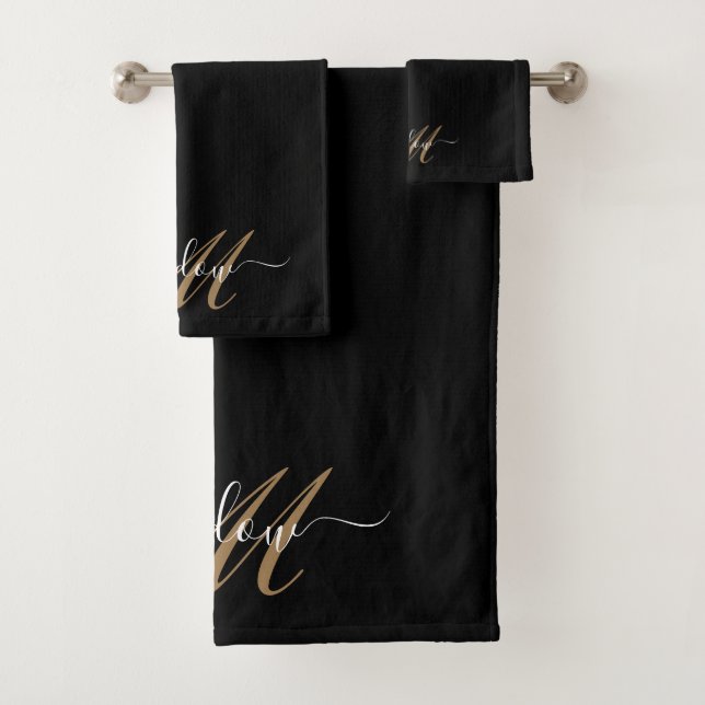 Modern Gold Monogram Script Name Badhandtuch Set (Insitu)