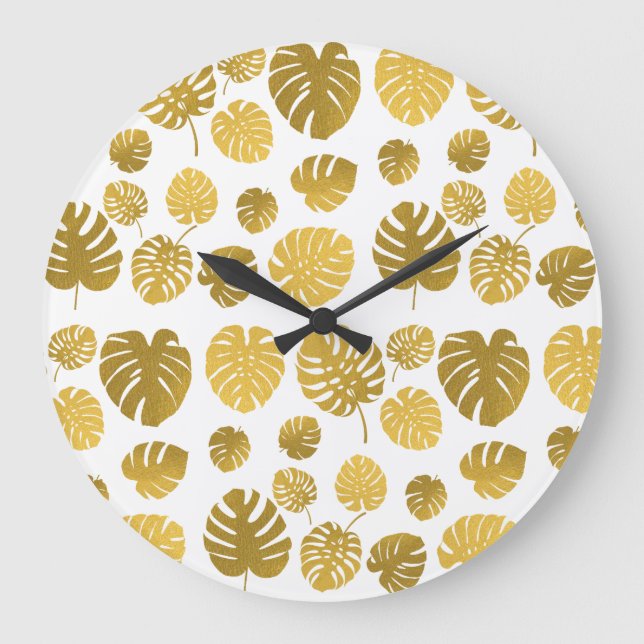 Modern Gold Monstera Tropical Blätter Muster Große Wanduhr (Vorderseite)