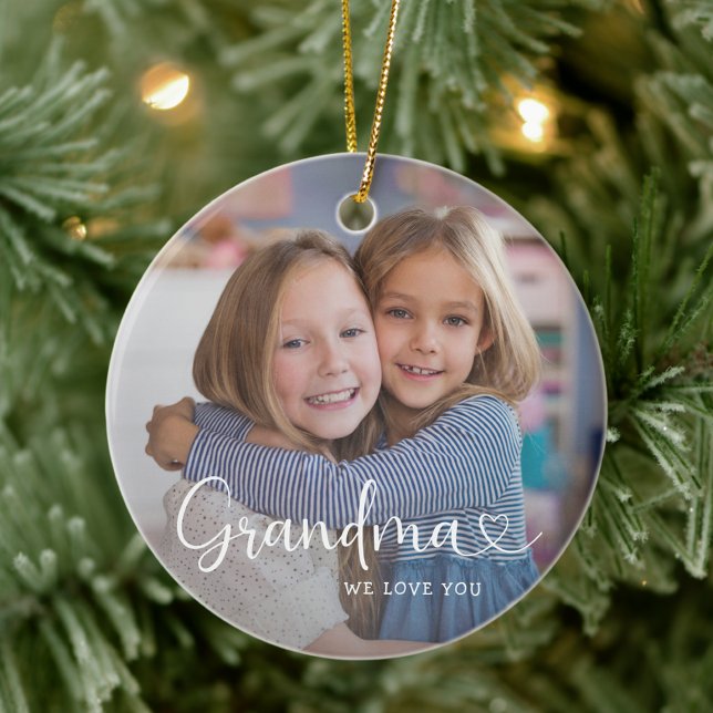 Modern Grandma We Love You Cute Heart 2 Photo Keramik Ornament (Von Creator hochgeladen)