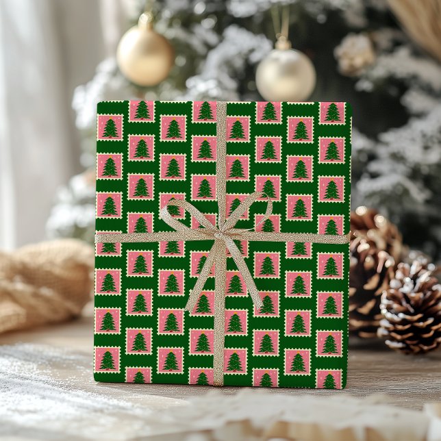 Modern Green and Pink Christmas Wrapping Paper Geschenkpapier (Von Creator hochgeladen)