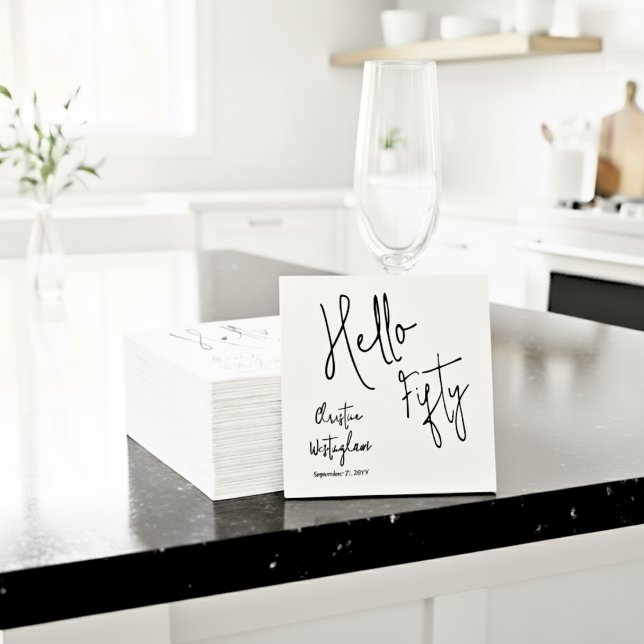 Modern Hello Fifty Script 50th Birthday Cocktail Serviette (Von Creator hochgeladen)