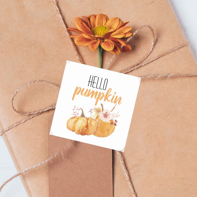 Modern Hello Pumpkin Orange Pumpkin mit Blume Quadratischer Aufkleber (Von Creator hochgeladen)