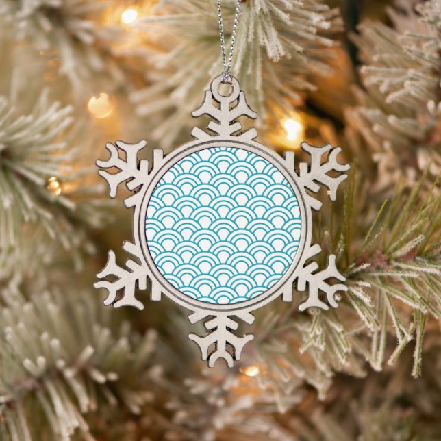 Modern Japanese Geometric Pattern  Schneeflocken Zinn-Ornament (Baum)