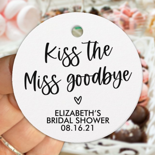Modern Küss das Miss Goodbye Brautparty Geschenkanhänger (Von Creator hochgeladen)