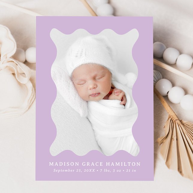 Modern Lavender Wavy Frame 2 Foto Birth Ankündigung (Von Creator hochgeladen)