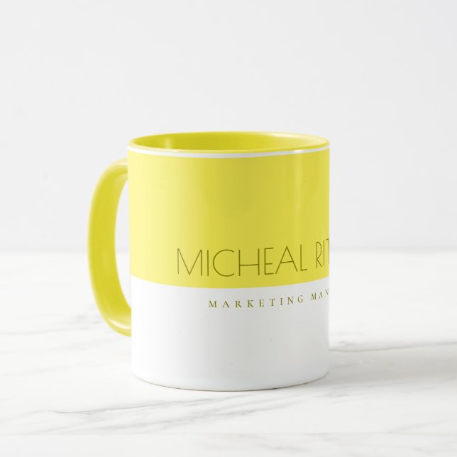 Modern Lemon Yellow Custom monogram Name and Job Tasse (Vorderseite Links)