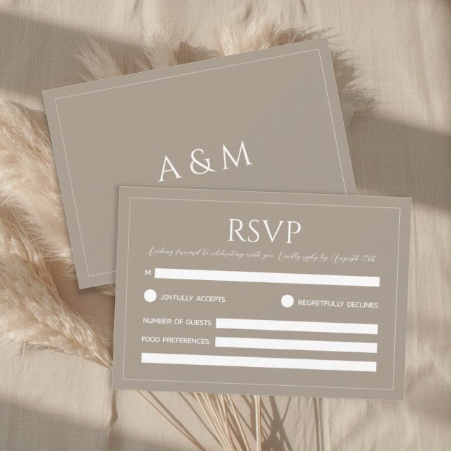 Modern light brown minimalist wedding RSVP karte (Von Creator hochgeladen)