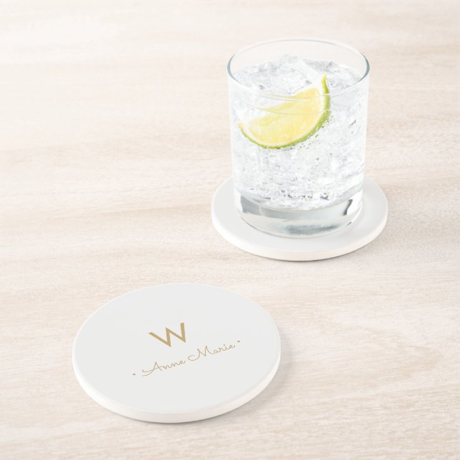 Modern Light Gray Gold Script Monogram Getränkeuntersetzer (Seite)