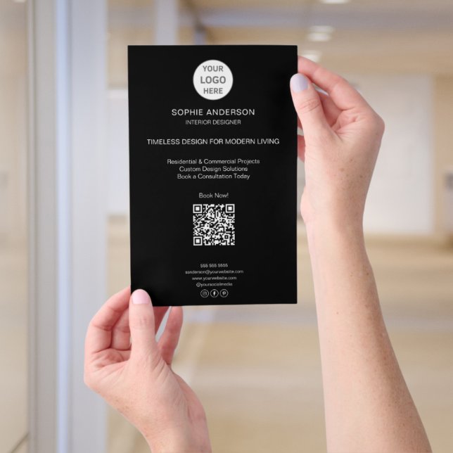 Modern Logo QR Schwarz Professionell Geschäftlich Flyer (Modern Logo QR Black Professional Business Flyer)