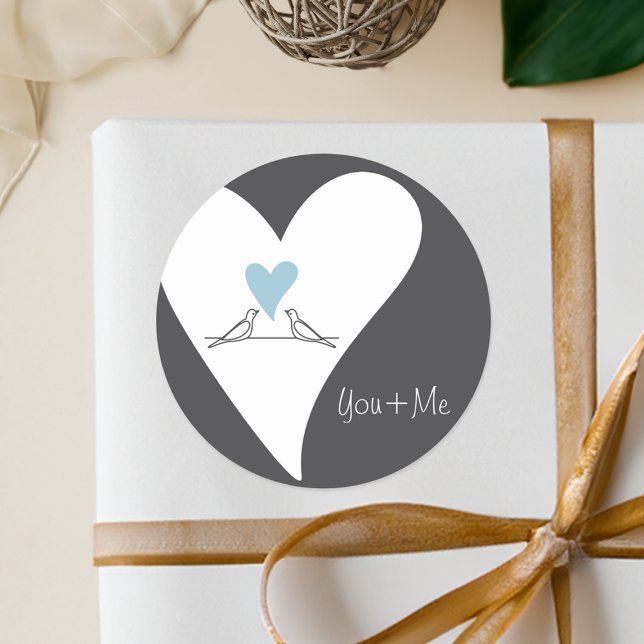 Modern Love Birds Light Blue Heart Gastgeschenk Ho Runder Aufkleber (Von Creator hochgeladen)