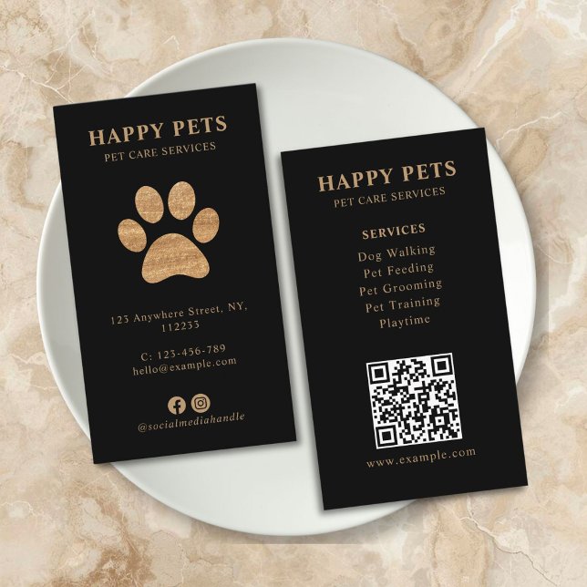 Modern Luxury Golden Black Paw Pet Care Services Visitenkarte (qr code personalized pet grooming service business card)