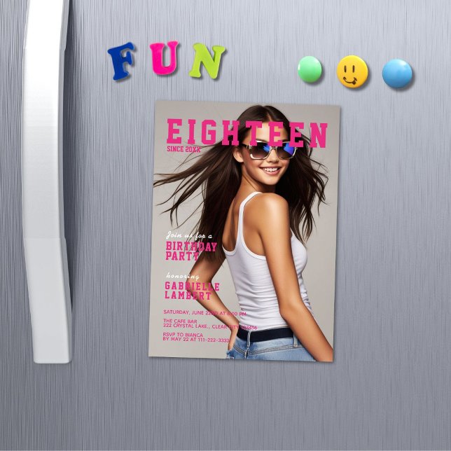 Modern Magazine Cover Inspired 18th Birthday Magneteinladung (Von Creator hochgeladen)