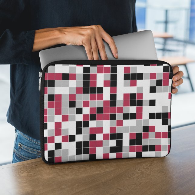 Modern Magenta Black Gray Geometric Laptopschutzhülle (Von Creator hochgeladen)