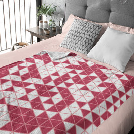 Modern Magenta Pink White Geometric Triangle Fleecedecke