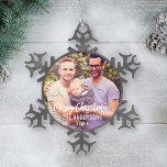 Modern Merry Christmas Script Custom Family Photo Schneeflocken Zinn-Ornament<br><div class="desc">Stylish photo ornament design for the holidays features your favorite family image with Merry Christmas text in modern brushed script lettering. Personalize the custom text with your last name or family name and the year. A simple pattern of white winter snowflakes dresses up the back of the ornament. Photo tip:...</div>