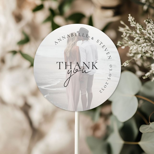 Modern, minimal, 1 Foto, Hochzeit Runder Aufkleber (THANK YOU! Modern, Minimal, 1 Photo, Wedding Classic Round Sticker with your name and date)