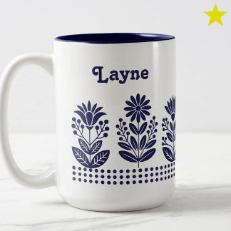 Modern Minimal Blue Folk Art Flowers Custom Name Zweifarbige Tasse