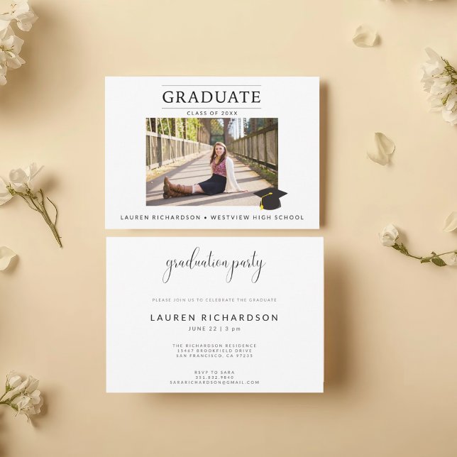 Modern Minimal Graduation Announcement with Photo  Einladung (Von Creator hochgeladen)