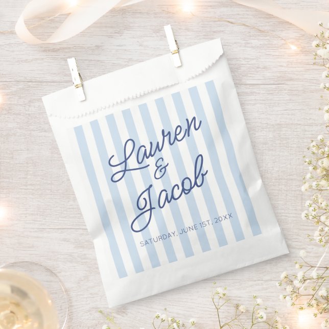 Modern Minimal Minimalist Blue Stripes Wedding Geschenktütchen (Ausgeschnitten)
