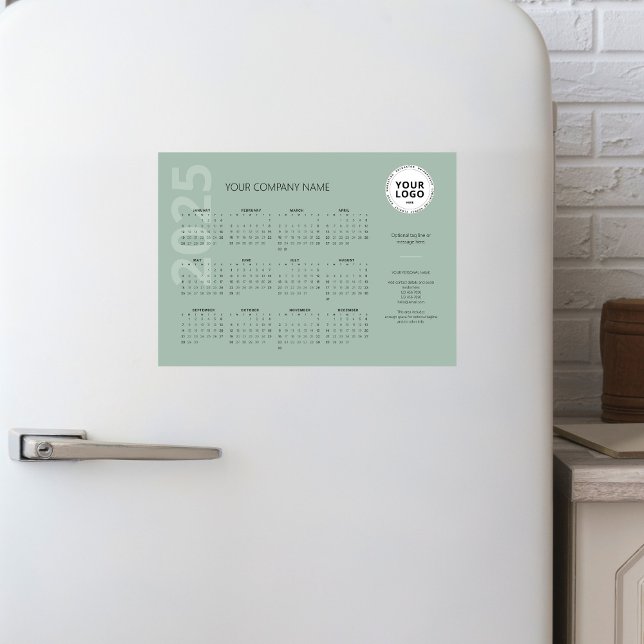 Modern Minimal Sage Green Business Calendar 2025 Magnetkarte (Von Creator hochgeladen)