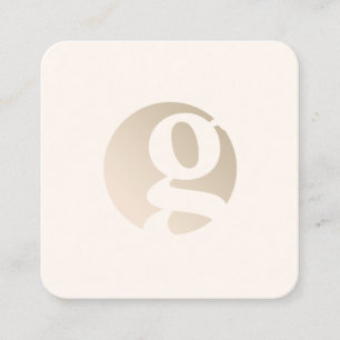 Modern minimales Goldbeige-Monogramm Quadratische Visitenkarte