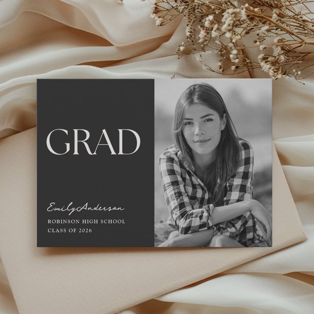 Modern Minimalist Graduation Photo Announcement Ankündigung (Von Creator hochgeladen)