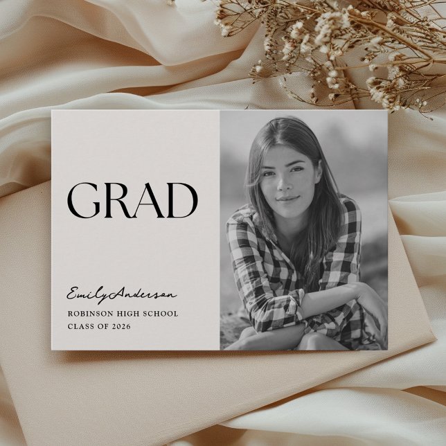Modern Minimalist Graduation Photo Announcement Ankündigung (Von Creator hochgeladen)