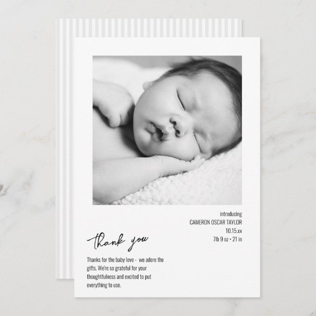 Modern Minimalist Stripe Baby Photo Birth Arrival Dankeskarte (Vorne/Hinten)