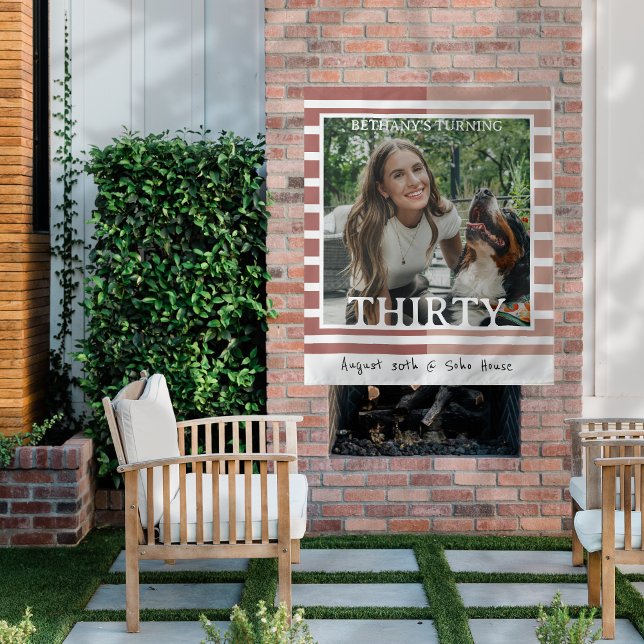 Modern Minimalist Striped 30th Birthday Photo Wandteppich (Celebrate the beginning of a new decade with this Modern Minimalist Striped 30th Birthday Tapestry!)