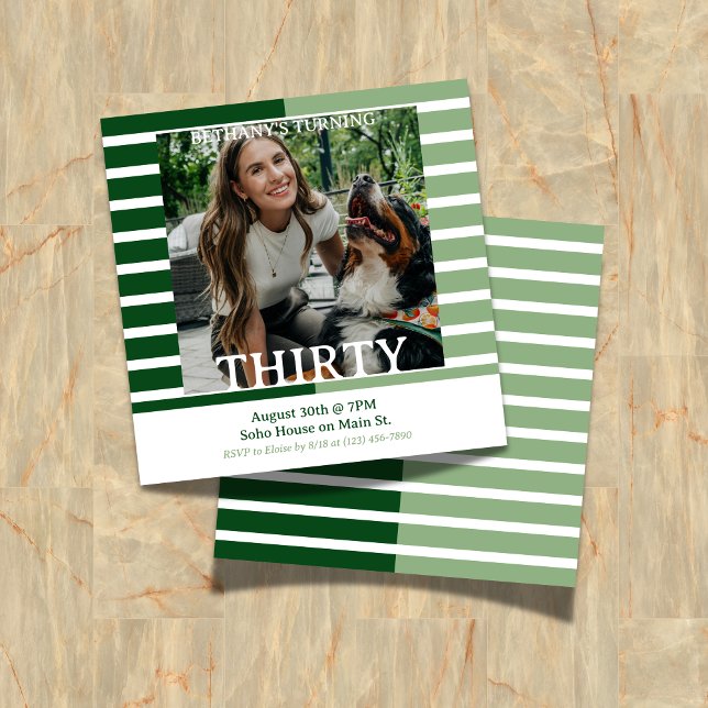 Modern Minimalist Striped 30th Birthday Square Einladung (Celebrate the beginning of a new decade with this Modern Minimalist Striped 30th Birthday Invite!)