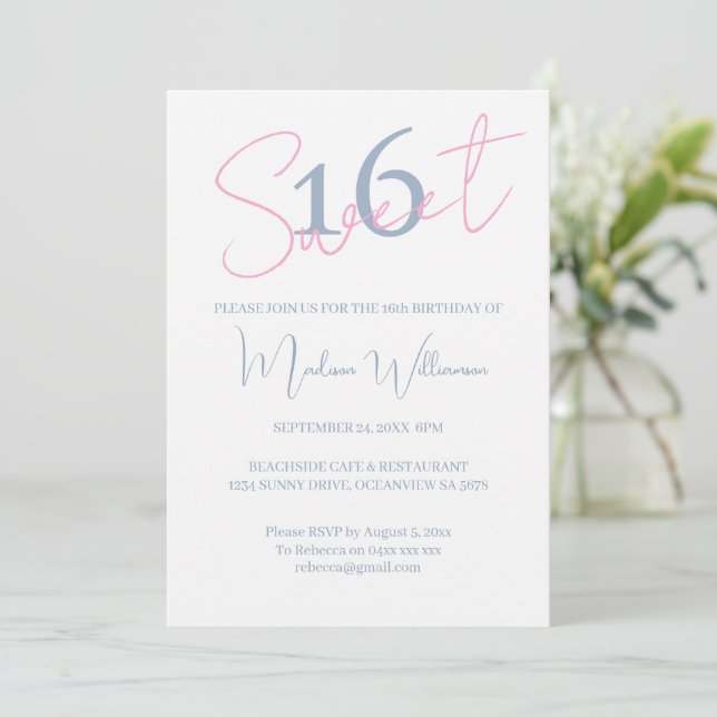 Modern Minimalist Sweet 16 Blue White Birthday Einladung (Stehend Vorderseite)