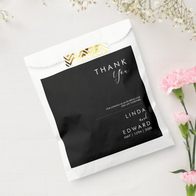 Modern Minimalist Traditional  Black Wedding Geschenktütchen (Versiegelt)