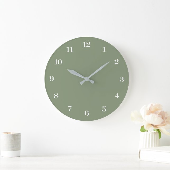 Modern Minimalistisch Chic Sage Green und White Große Wanduhr (Zuhause)