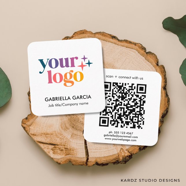 Modern Minimalistischer Logo QR-Code Basic Quadratische Visitenkarte (Front and back of card shown in a square (2.5 inches) with round corners. Choose corner and paper.)
