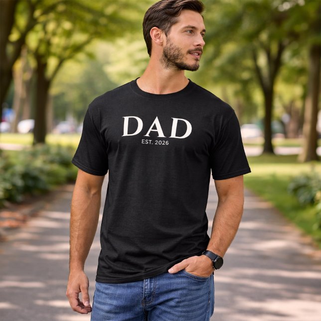 Modern Minimalistischer Schwarzer Dad Established T-Shirt (Von Creator hochgeladen)
