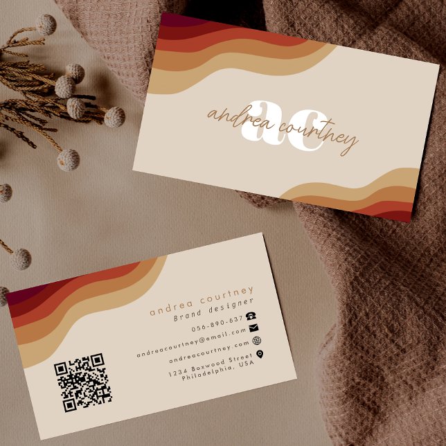 Modern Monogram Boho Beige Terracotta Wavy Line QR Visitenkarte (Von Creator hochgeladen)