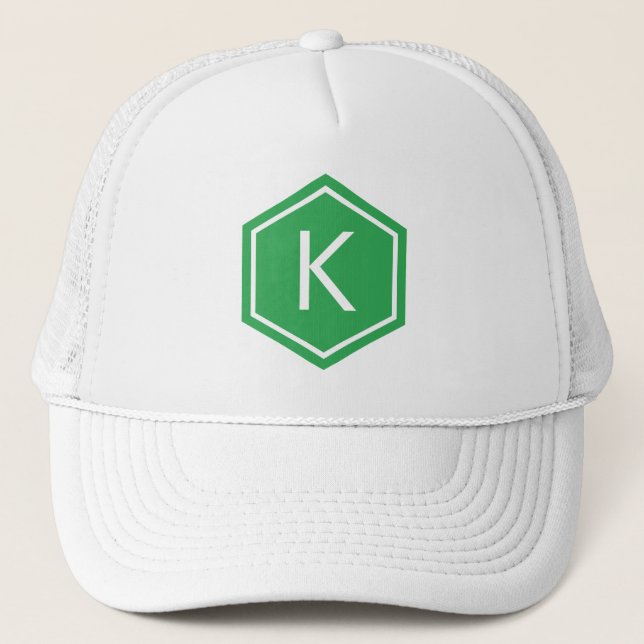 Modern Monogram Green Truckerkappe (Vorderseite)