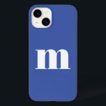 Modern Monogram Initial Case-Mate iPhone 14 Hülle<br><div class="desc">Moderne Kleinschreibung Typografie minimalistisches Monogramm Initialdesign,  das auf Personalisierung umgestellt werden kann. Weiß auf blauem Hintergrund.</div>