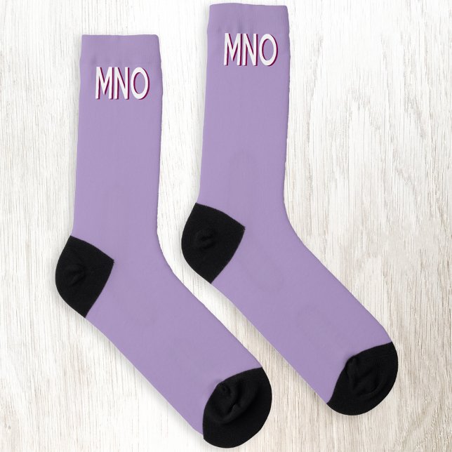 Modern Monogram Initial Drop Shadow Lilac Socken (Monogram initial drop shadow personalized socks in pastel lilac)