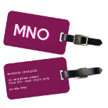 Modern Monogram, Initial Dunkelrosa Burgundy Gepäckanhänger<br><div class="desc">Modernes minimalistisches Monogramm-Erstdesign,  das auf Personalisierung umgestellt werden kann,  mit den Details auf der Rückseite. Weiß auf einem dunkelrosa weinrosa Hintergrund mit einem heißen rosa 3D-Effekt fällt Schatten.</div>