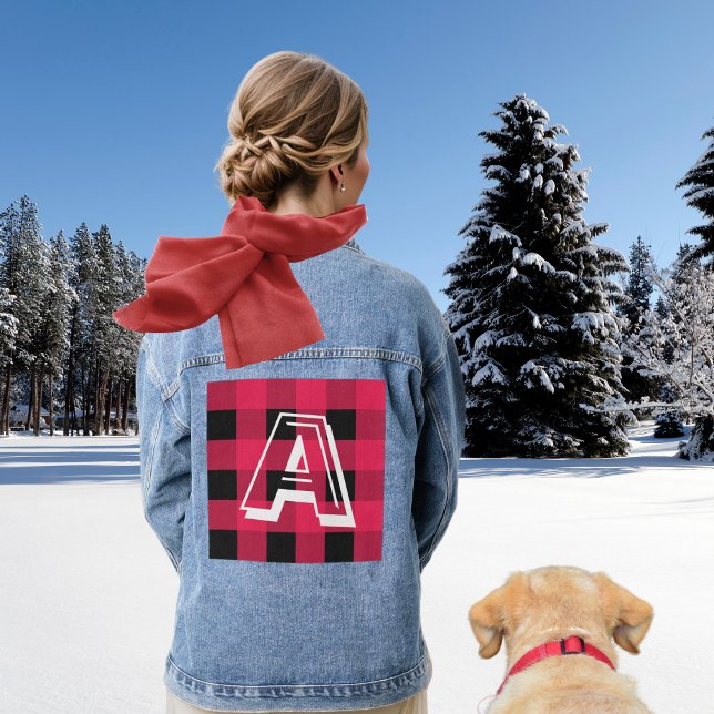 Modern Monogram Initial Red Buffalo Karo Stilvoll Jeansjacke (A denim jacket with monogram initial in a white capital letter, on a red buffalo plaid panel)
