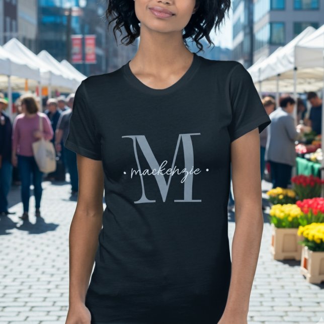 Modern Monogram Minimal Black White T-Shirt (Von Creator hochgeladen)