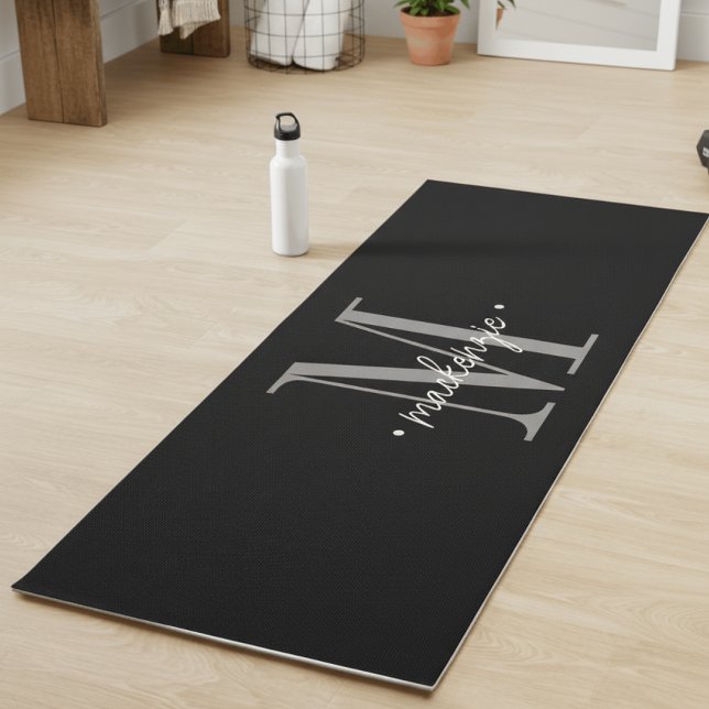 Modern Monogram Minimal Black White Yogamatte (Von Creator hochgeladen)