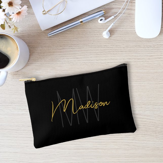 Modern Monogram Name Script Black Gold Zubehörtasche (Modern Monogram Name Script Black Gold Accessory Pouch)