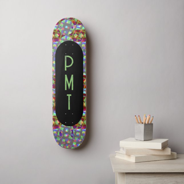 Modern Monogram Skateboard (Wandkunst)