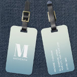 Modern Monogramm Anfangsname Aquamarin Aqua Gradie Gepäckanhänger<br><div class="desc">Moderne Kleinschreibung Typografie minimalistisches Monogramm Initialdesign,  das in Personalisierung umgewandelt werden kann,  zusammen mit den Details auf der Rückseite. Weiß auf einem aquamarinen Meeresgradientengrund.</div>