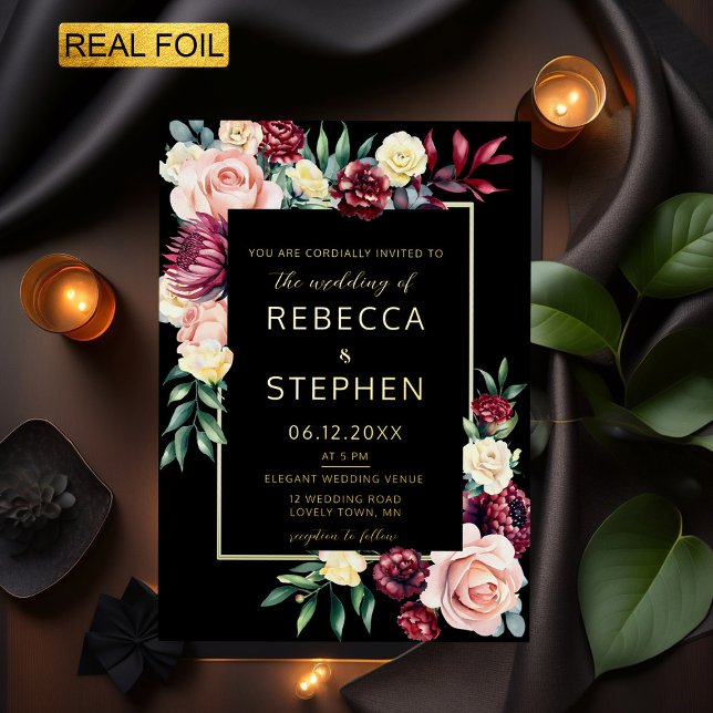 Modern Moody Dark Burgundy Floral Gold Wedding Folieneinladung (Von Creator hochgeladen)