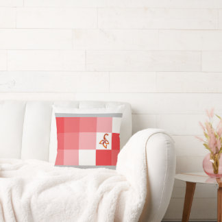 Modern Mosaic: Crimson & Blush Geometric Polyester Kissen