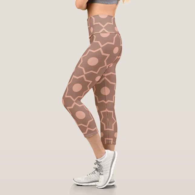 Modern Moscha Mousse Dusty Pink Geometric Shape Capri Leggings (Links)